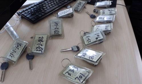 男子免费给送瓜吃的视频,男子免费送瓜引众人围观,爱心传递暖人心 第3张 男子免费给送瓜吃的视频,男子免费送瓜引众人围观,爱心传递暖人心 第3张